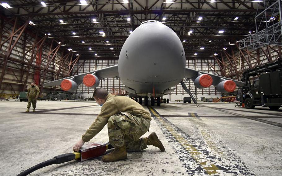 crews-keep-giant-c-5m-super-galaxies-flying-high-at-westover-air